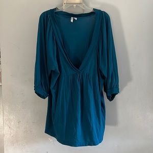 Women’s mid forearm sleeve deep V blouse